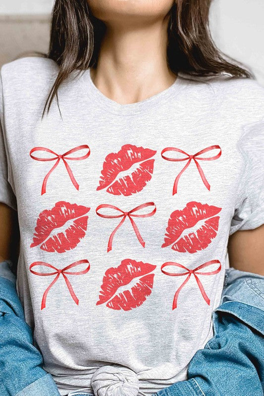 PLUS SIZE - BOWS AND KISSES Graphic T-Shirt